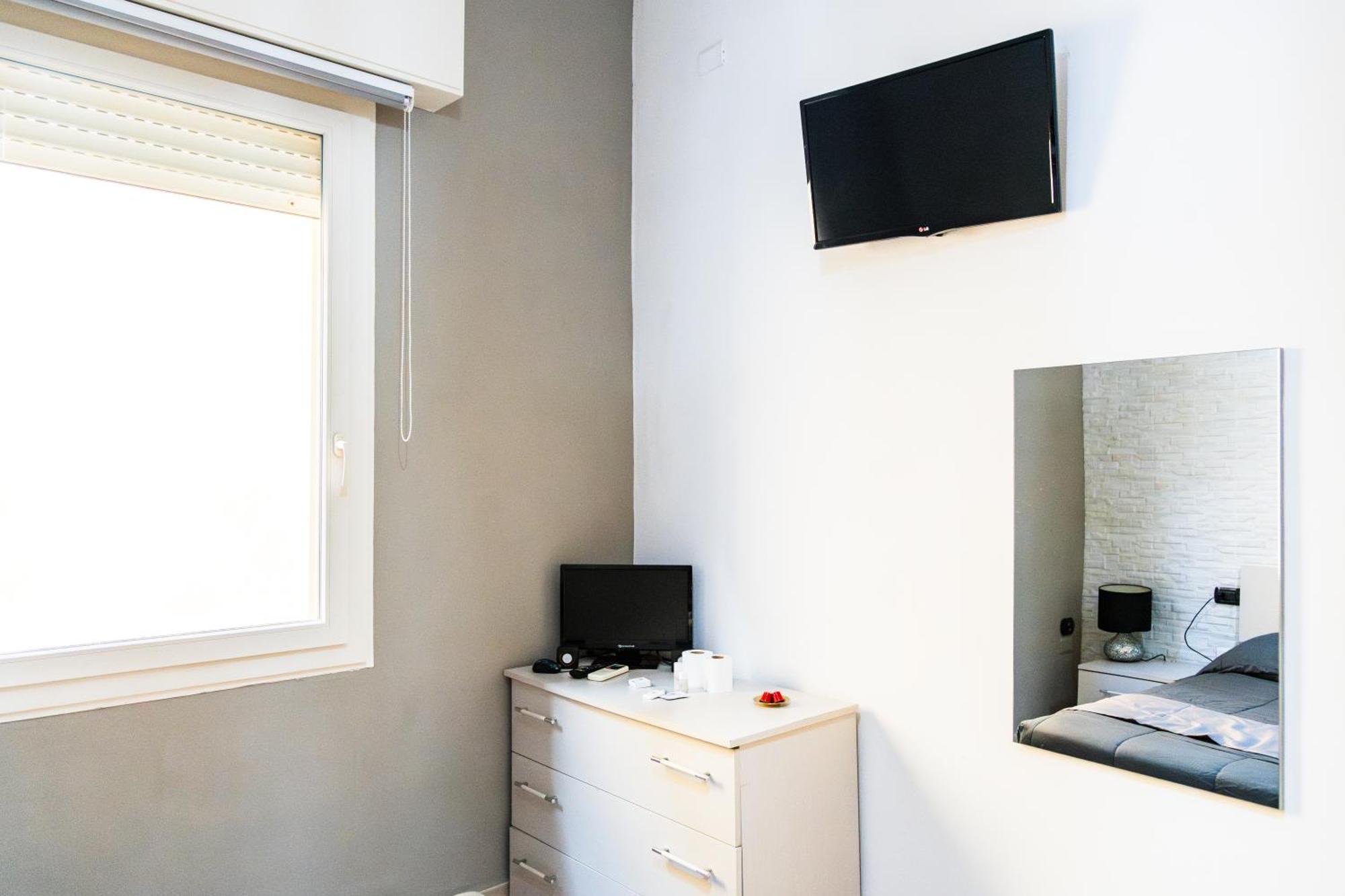 La Casa Di Ryan - Camere - Policlinico - Cittadella Monserrato Buitenkant foto
